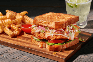 Fried Chicken Sandwich ($2794JMD)