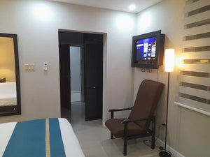 Premium Studio/ King Bed JMD